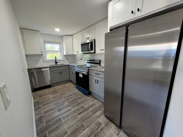 24 Winter St, Laconia, NH 03246