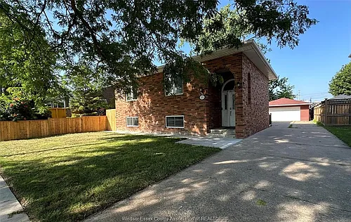 225 Frank Ave Photo 1