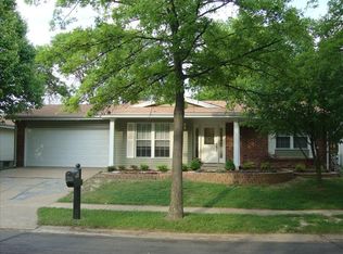 418 Westglen Village Dr, Ballwin, MO