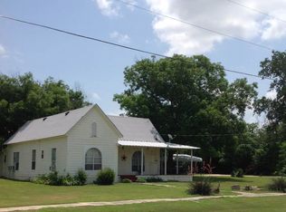 278 6th St, Walnut Springs, TX 76690