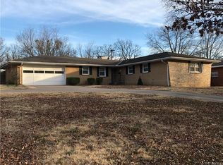 1300 Rockdale Rd, Bartlesville, OK 74006