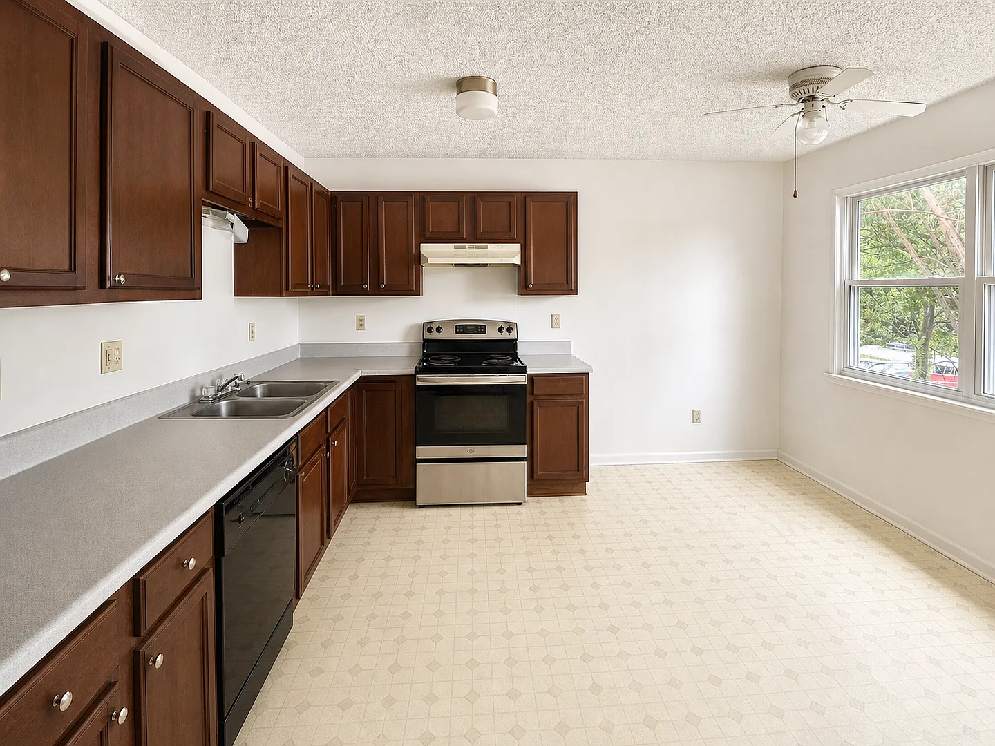 1409 Ascent Trail NW — Photo 3