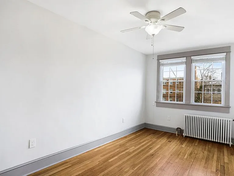 855 19th St NE #3 — Photo 9