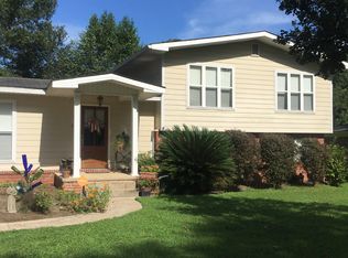 5218 N Shore Cir, Moss Point, MS 39563