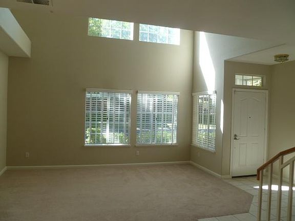 3rd image of 409 Gingerwood Ln