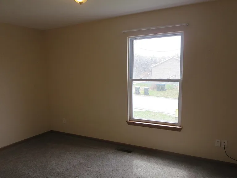 712 W Hickory St #A — Photo 5