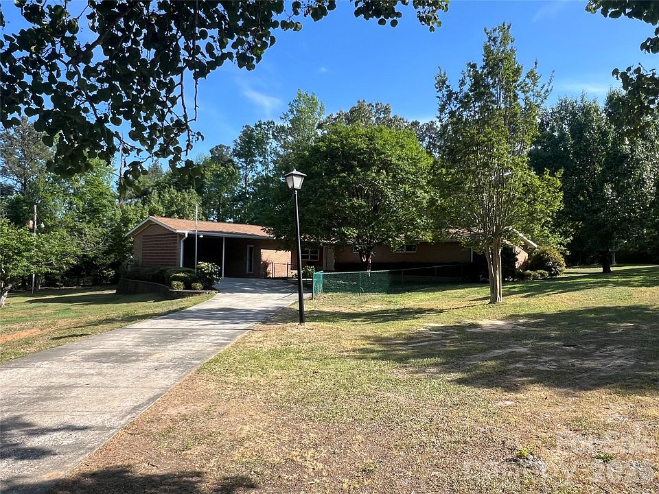 1st image of 280 Raintree Rd