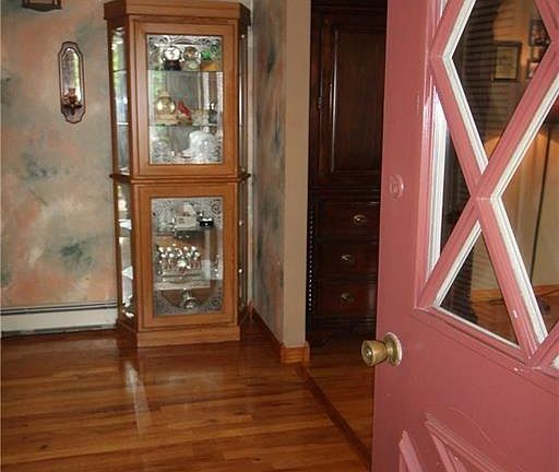 5th image of 108 Sylvan St