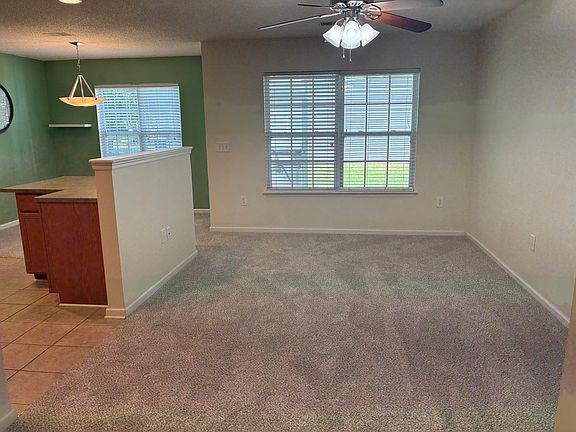 5th image of 902 Yellow Hawthorn Cir