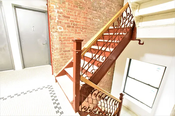 Rented by Clove Realty LLC | media 10