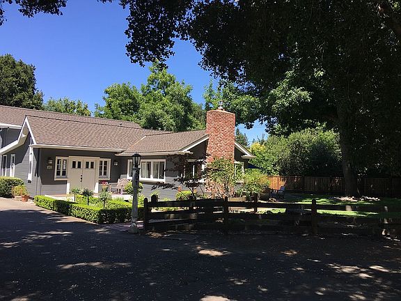 3rd image of 301 Littlefield Ln