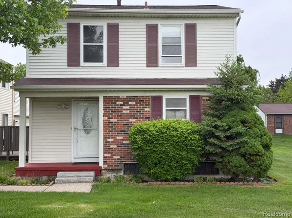 2824 Roundtree Dr #2824, Troy, MI 48083