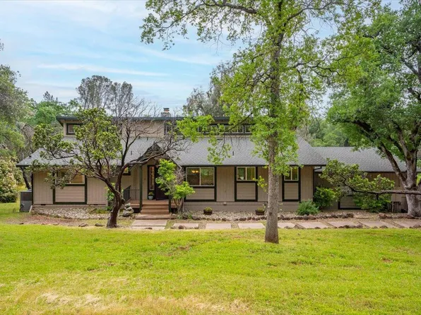 15837 Nauvoo Trl, Redding, CA 96001
