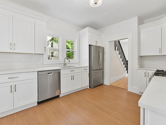4th image of 46 Clark St