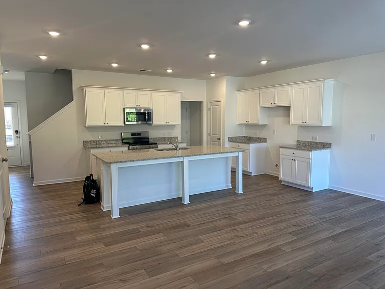 240 Vision St — Photo 31