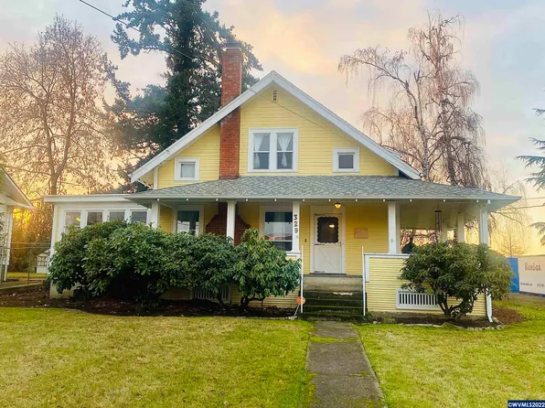 329 N James St, Silverton, OR 97381