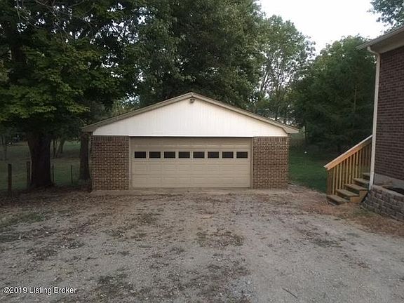 2nd image of 212 Willow Dr