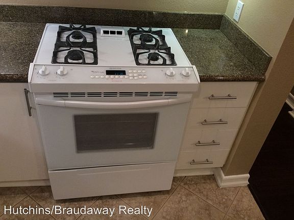 5th image of 1480 Broadway Unit 2227