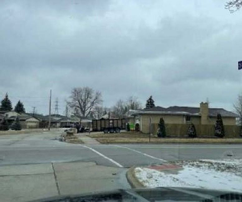 Exterior Neighborhood (street photo)