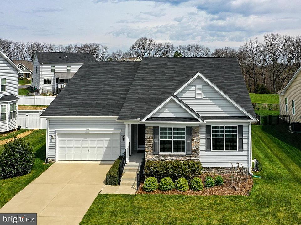 1st image of 218 Dartmoor Dr