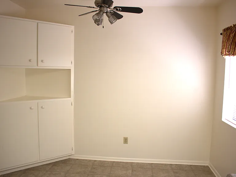 Kitchen dining area