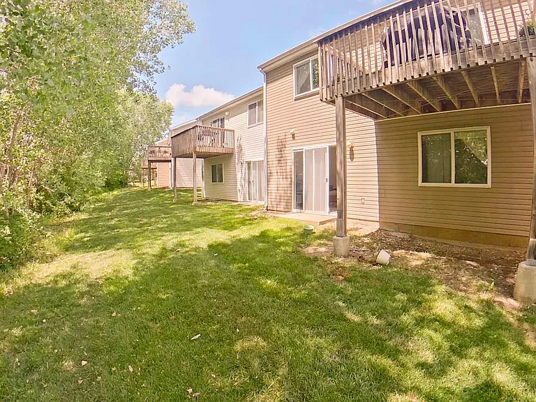1217 Newfoundland Dr — Photo 9