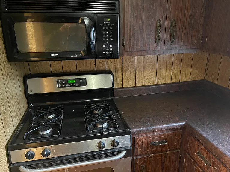 2824 Italy Rd — Photo 3