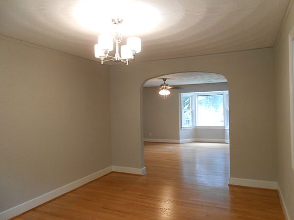 5th image of 885 Maymont Ave