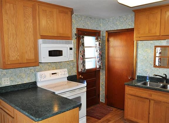 3rd image of 1556 Woodmayr Dr