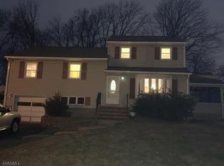 3 Maple St, Morris Plains, NJ 07950