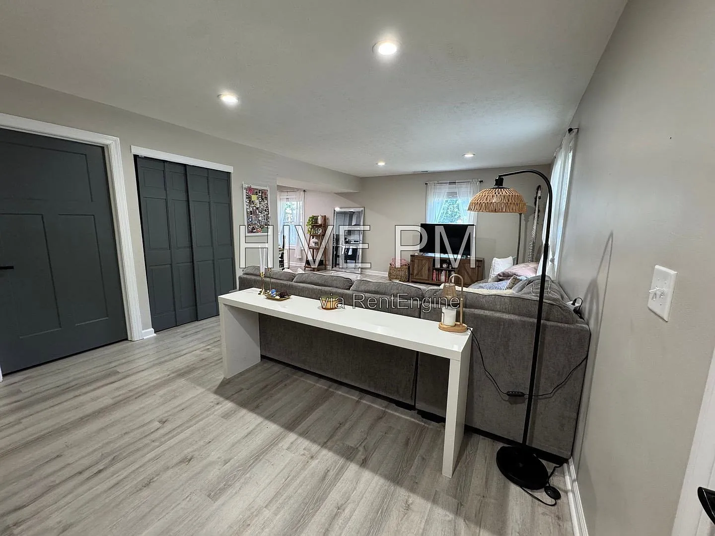 3 bed, 2.0 bath, 1350 sqft, $1,795 — Photo 2