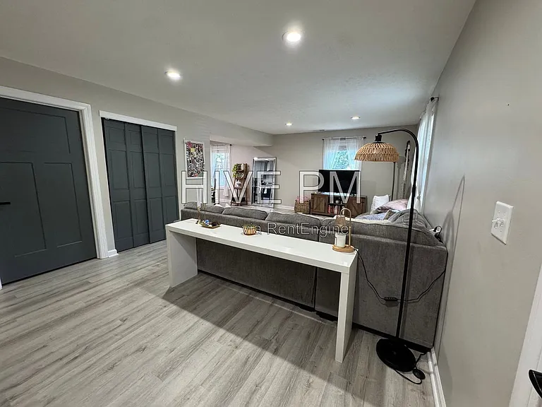 229 Congress Ave #229 — Photo 2
