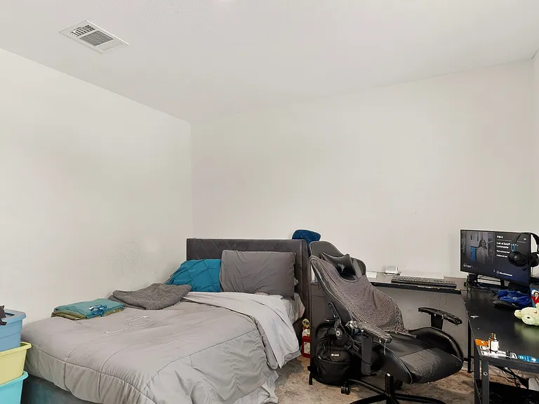 1114 Emerald Gate Dr — Photo 30