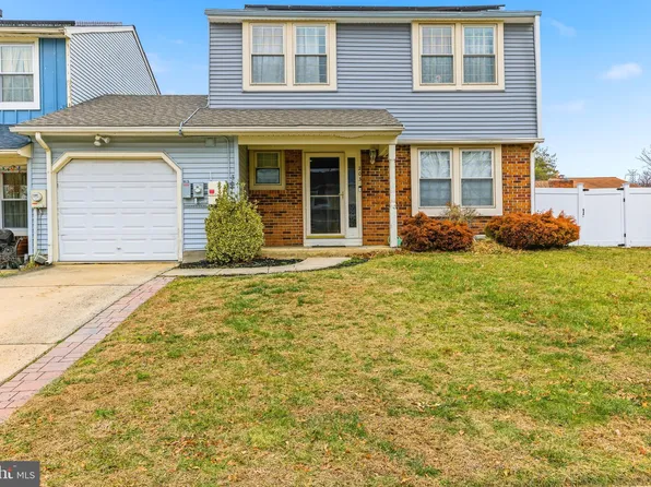 203 Jonathan Ln, Marlton, NJ 08053