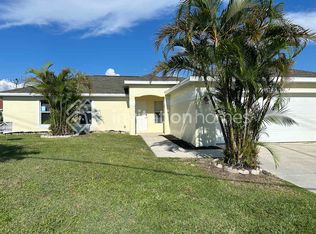 931 Skyline Blvd, Cape Coral, FL 33991