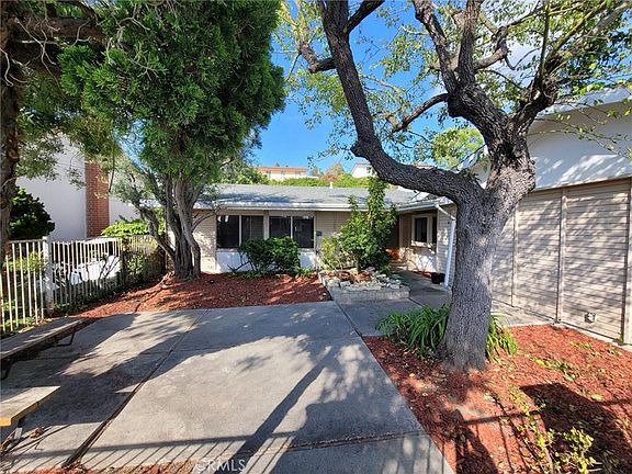 3rd image of 28710 Cedarbluff Dr