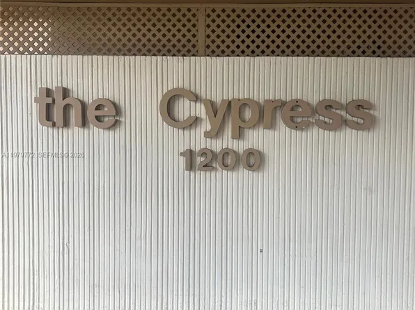 1200 Saint Charles Pl APT 606, Hollywood, FL 33026