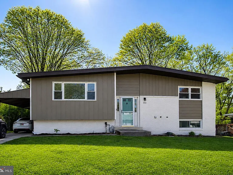 703 Bent Ln — Photo 1
