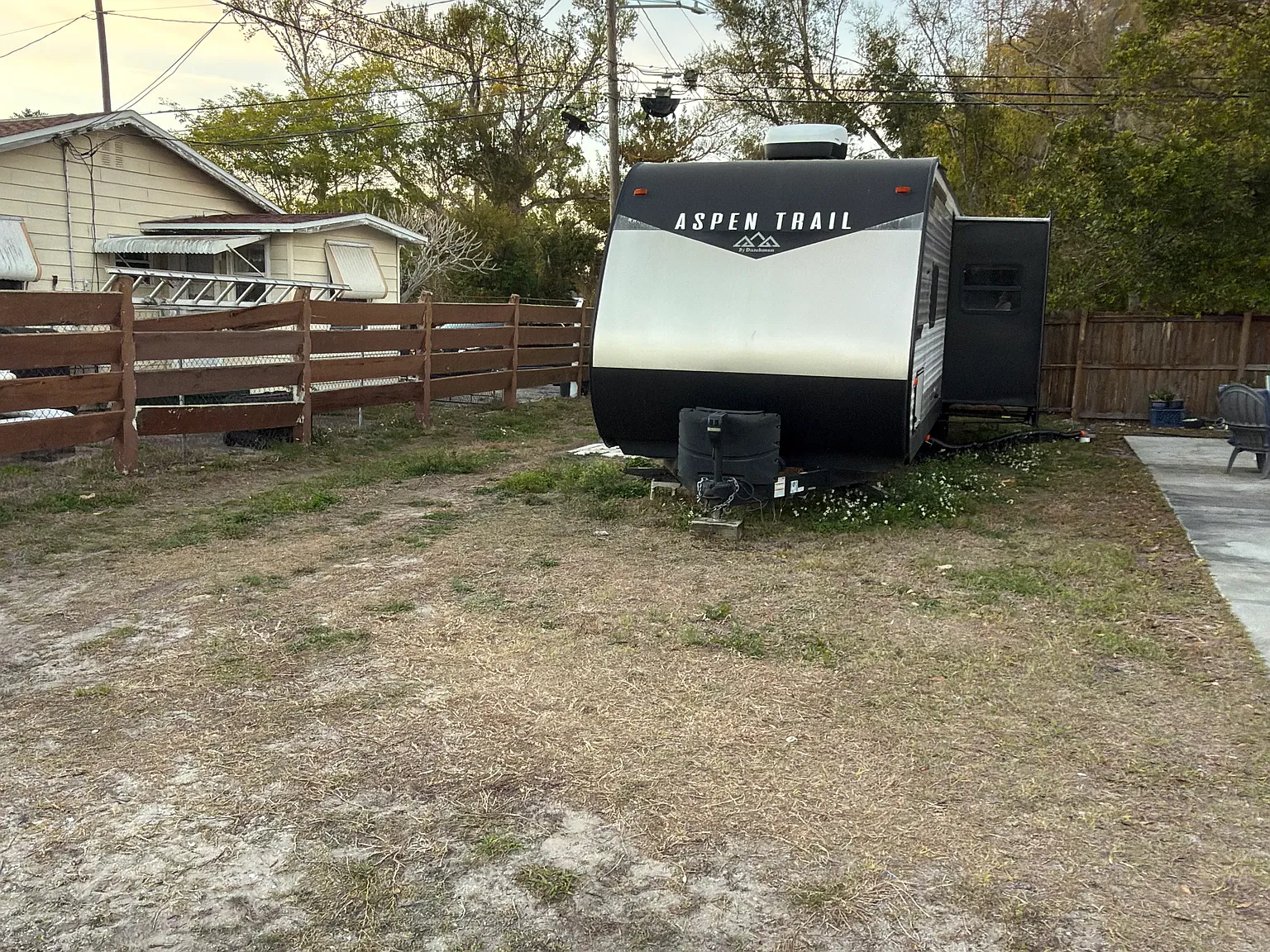 2 bed, 400 sqft, $1,300 — Photo 2