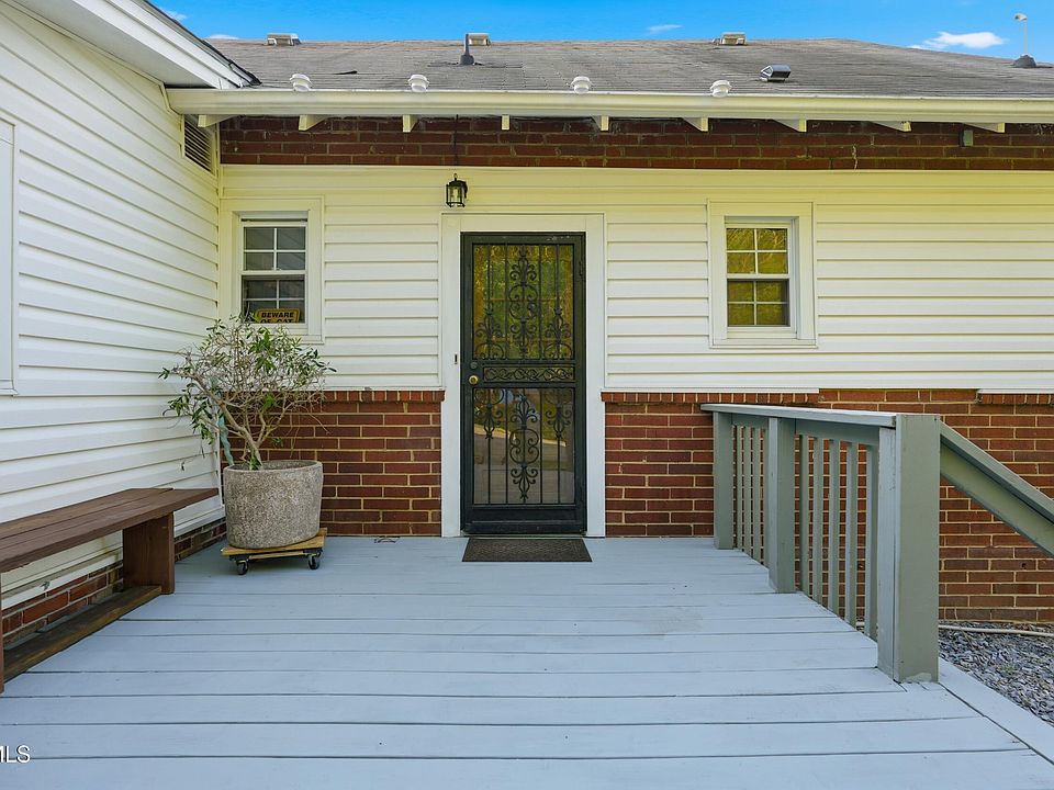 28th image of 251 Charleston St