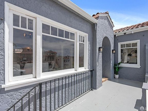 4th image of 2368 16th Ave