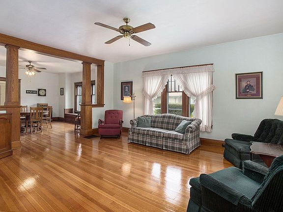 3rd image of 604 E Michigan Ave