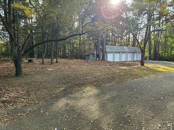 4th image of Darney St