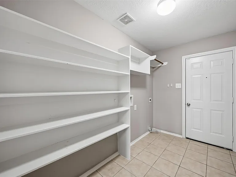 2734 Trinity Glen Ln — Photo 13