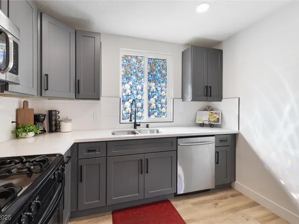 2724 Spear St, North Las Vegas, NV 89030