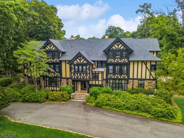 131 Rensselaer Rd, Essex Fells Twp., NJ 07021