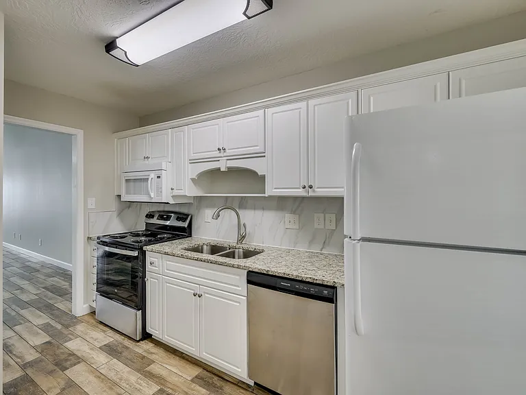 219 Lynbrook Way — Photo 11