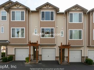 10784 NE Gateway Pl, Hillsboro, OR 97006