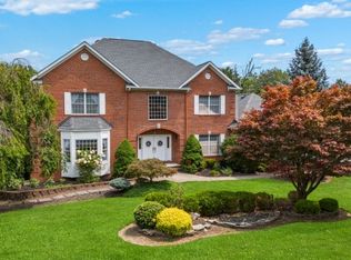 28 Michelle Way, Pine Brook, NJ 07058