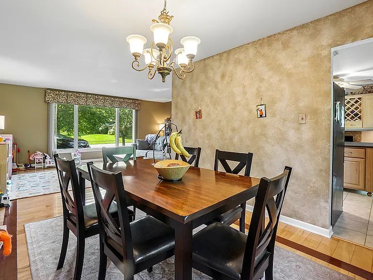 751 Tanglewood Ln — Photo 6